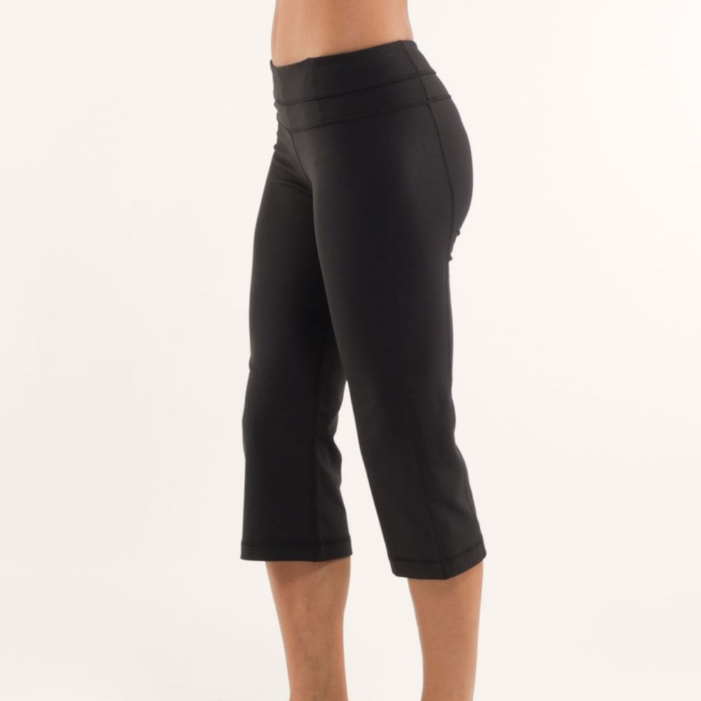 Two pairs of Lululemon Groove Crop workout pants